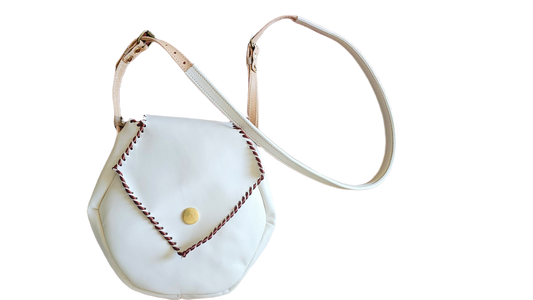 Bolso de cuero hecho a mano y por encargo